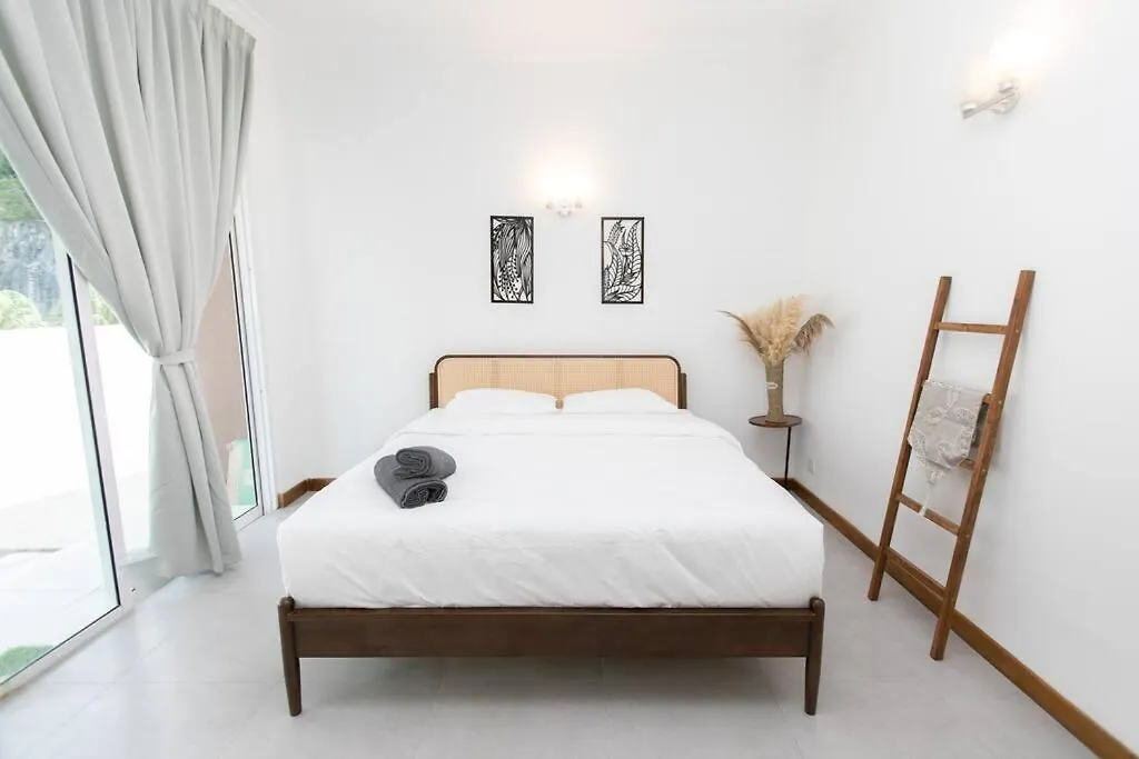 Tanjung Bungah 5Br Villa W Pool 20Pax  Tanjung Bungah (Penang)
